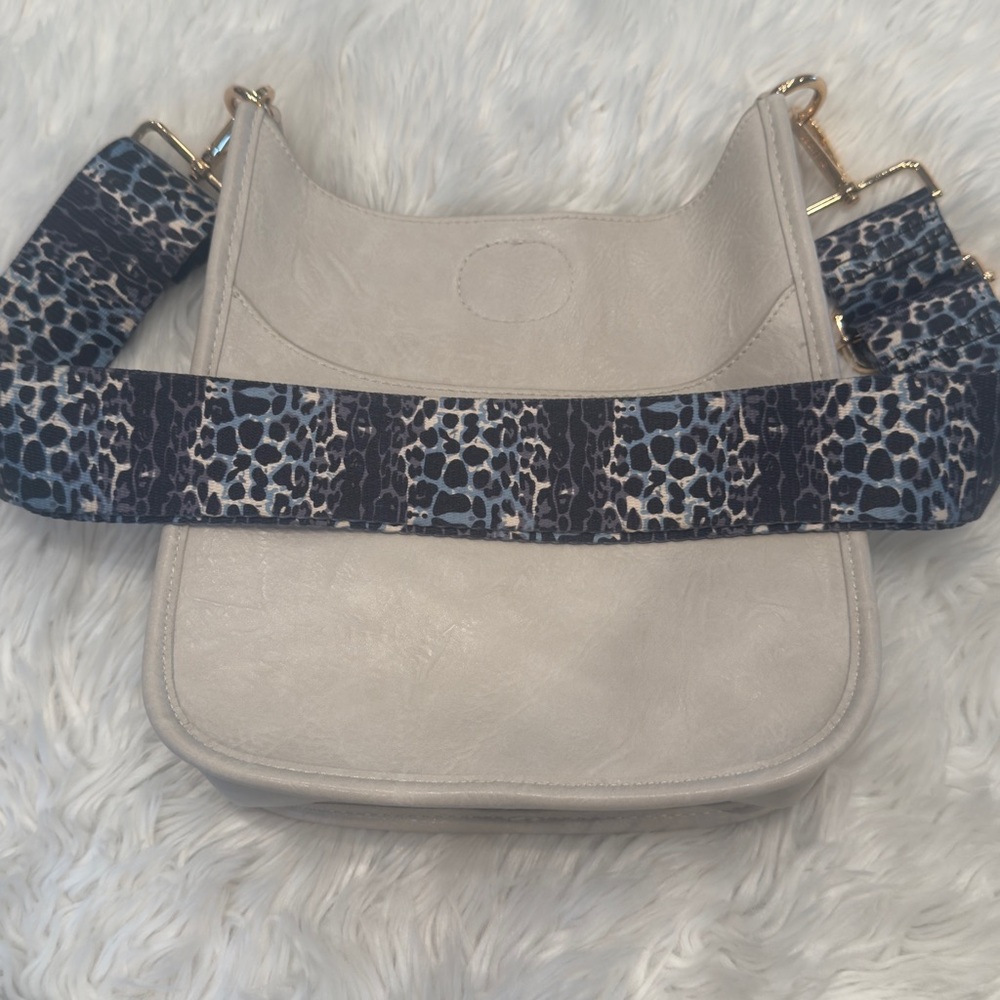 Vegan Crossbody Purse Cream 10x9” Adjustable Strap